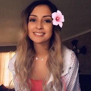 Meet your Posher, Sheyla